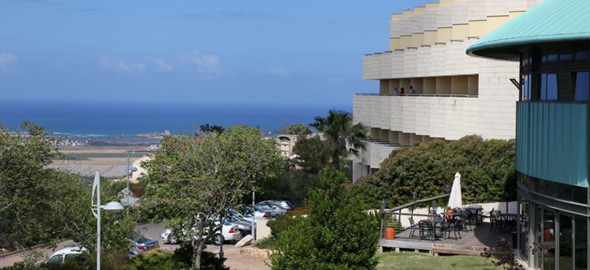 נוף לים מהלון | מלון ניר עציון