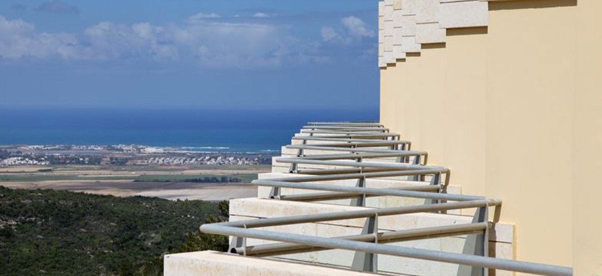 נוף לים מהלון | מלון ניר עציון