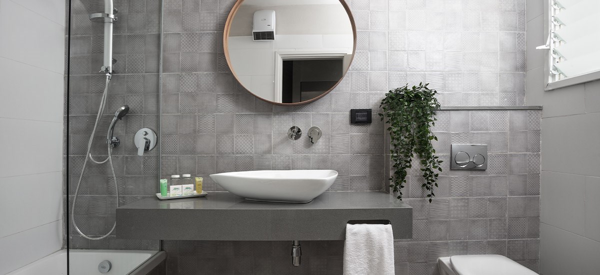 חדר סופיריור גישה לגינה - חדר מקלחת | מלון ניר עצי