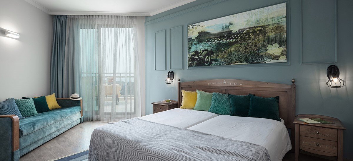 חדר סופיריור עם מרפסת | מלון ניר עציון